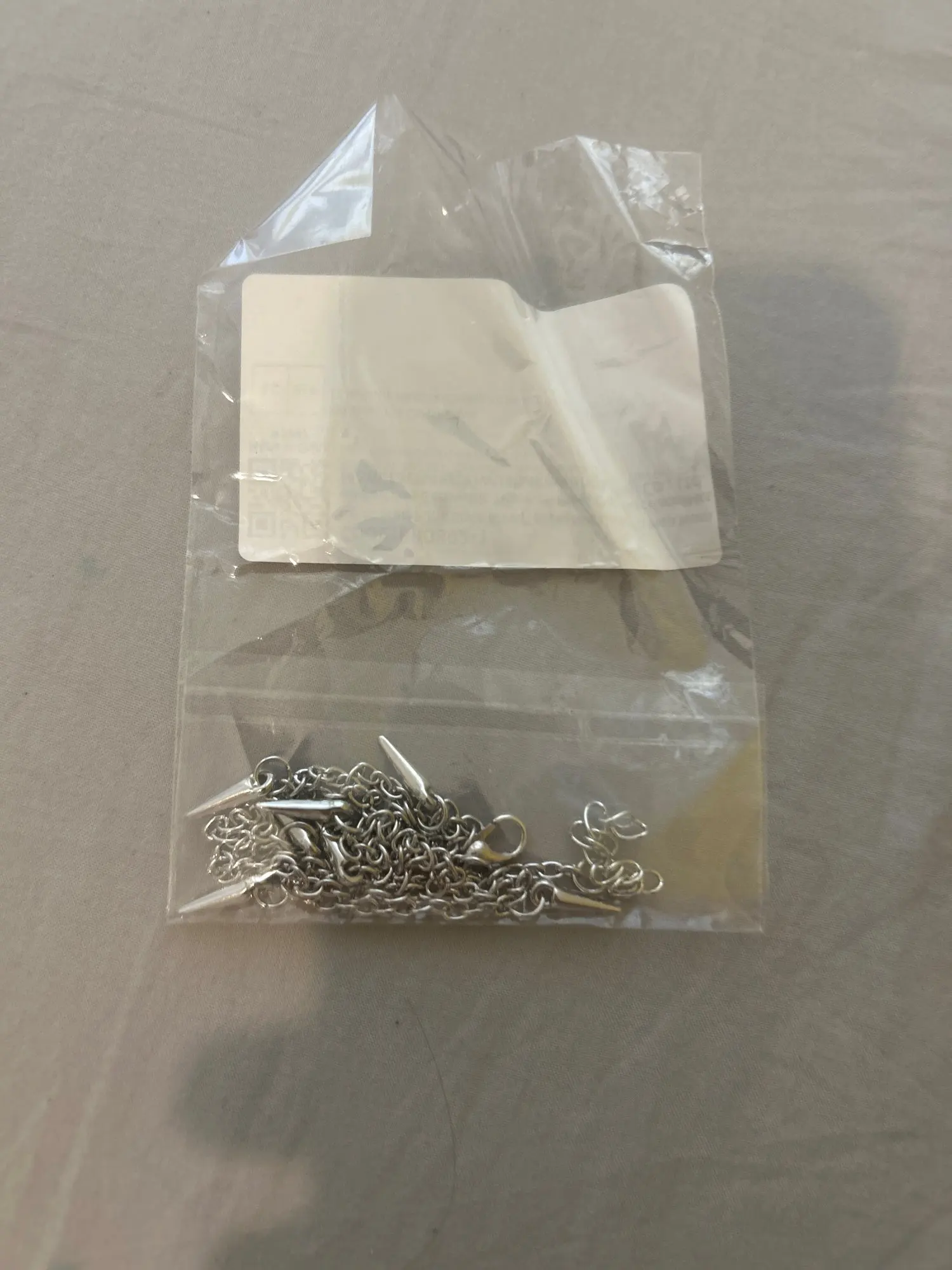Foto de un comprador: Collar de cadena con puntas para un estilo alternativo