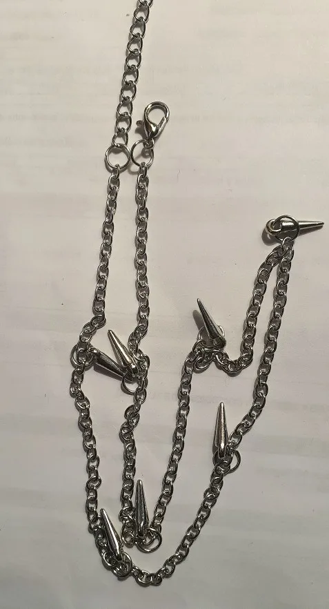 Foto de un comprador: Collar de cadena con puntas para un estilo alternativo