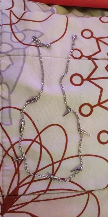 Foto de un comprador: Collar de cadena con puntas para un estilo alternativo