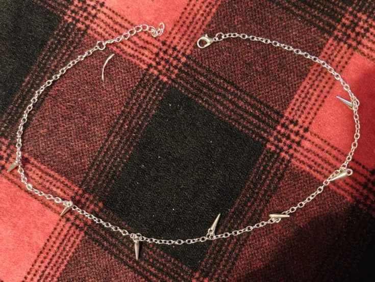 Foto de un comprador: Collar de cadena con puntas para un estilo alternativo
