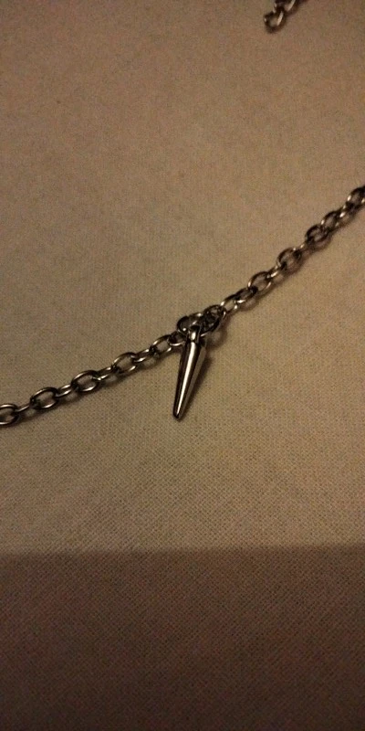 Foto de un comprador: Collar de cadena con puntas para un estilo alternativo