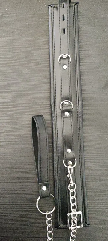 Foto de un comprador: Kit de bondage con collar y piezas de sujeción negras