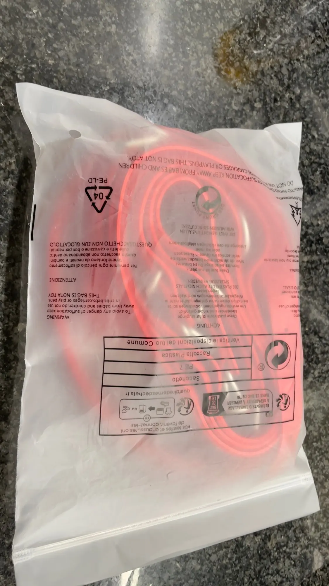 Foto de un comprador: Liga hasta el muslo de cuero sintético con herrajes