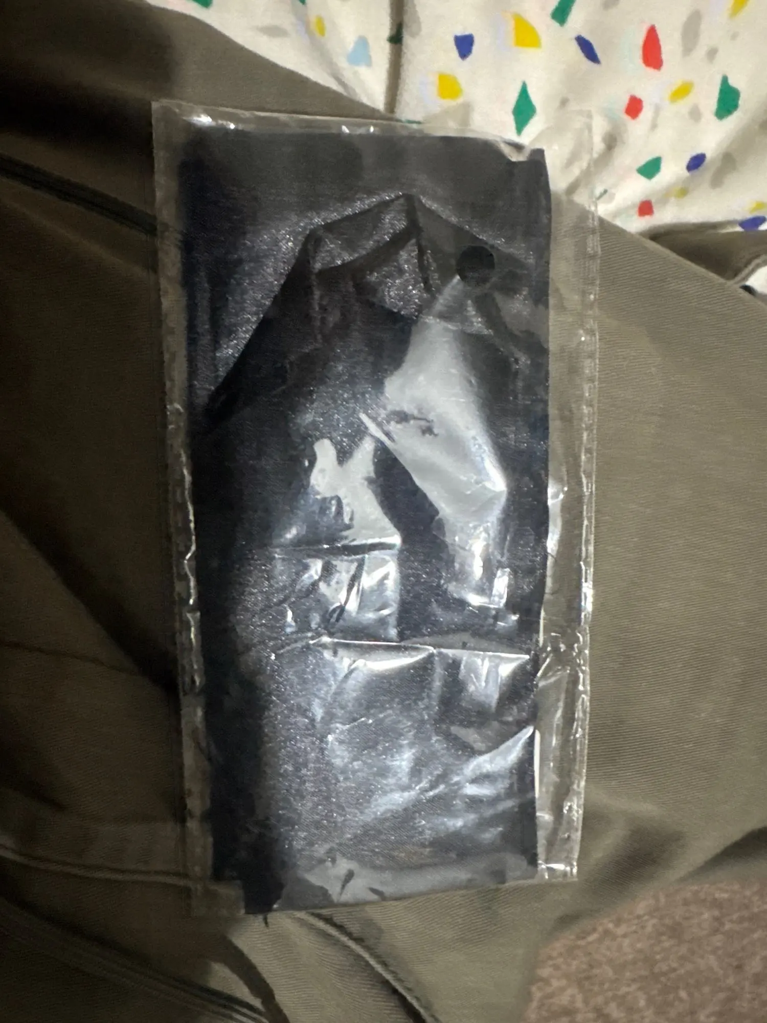 Foto de un comprador: Antifaz largo de tela satinada para cubrir los ojos