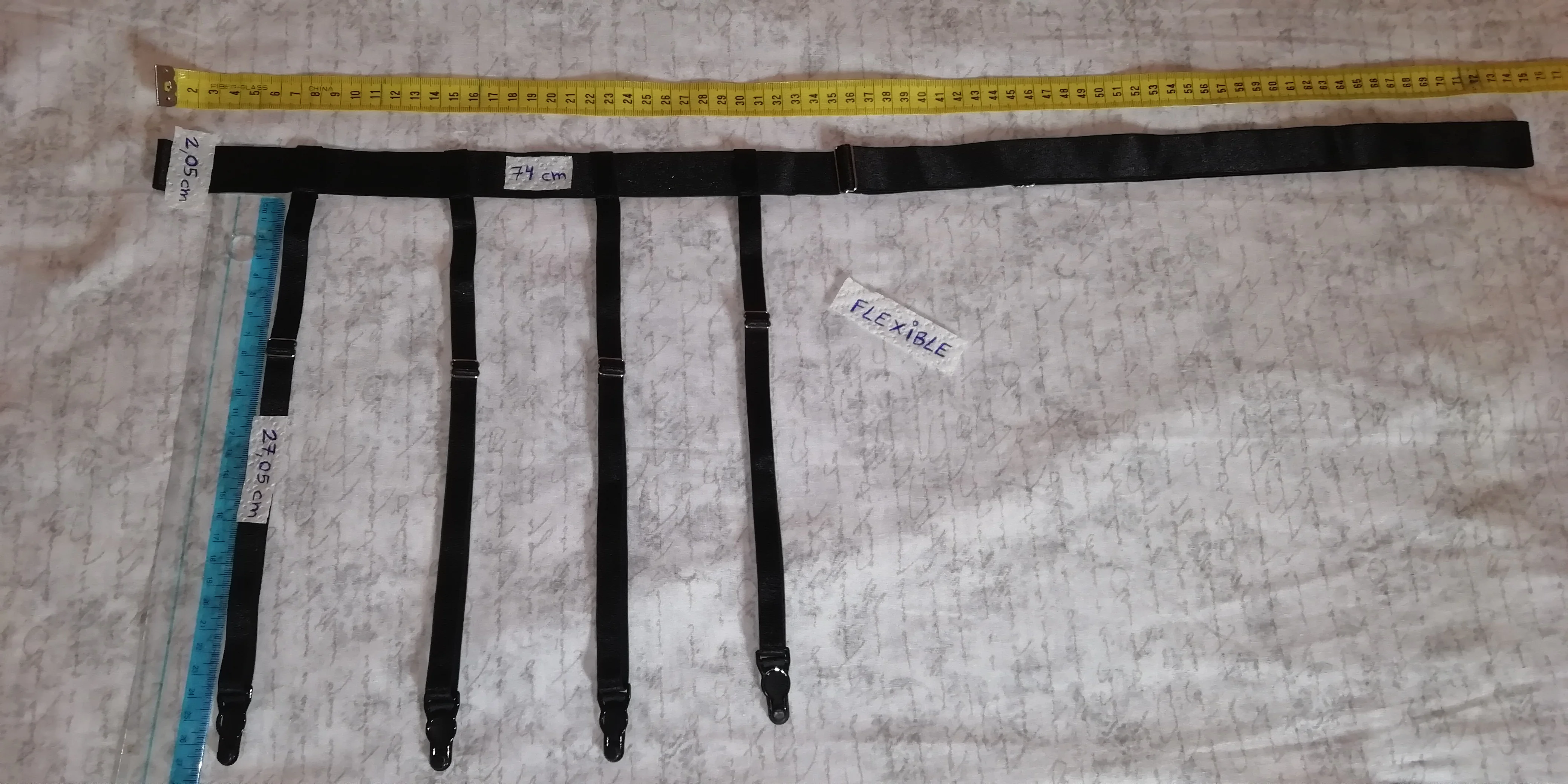 Foto de un comprador: Liguero con clips redondos metálicos o de plástico, regulable