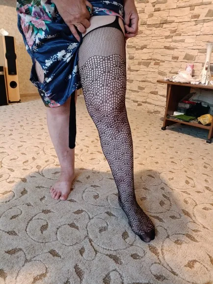 Foto de un comprador: Liguero de rejilla con tirantes y medias hasta el muslo de nailon