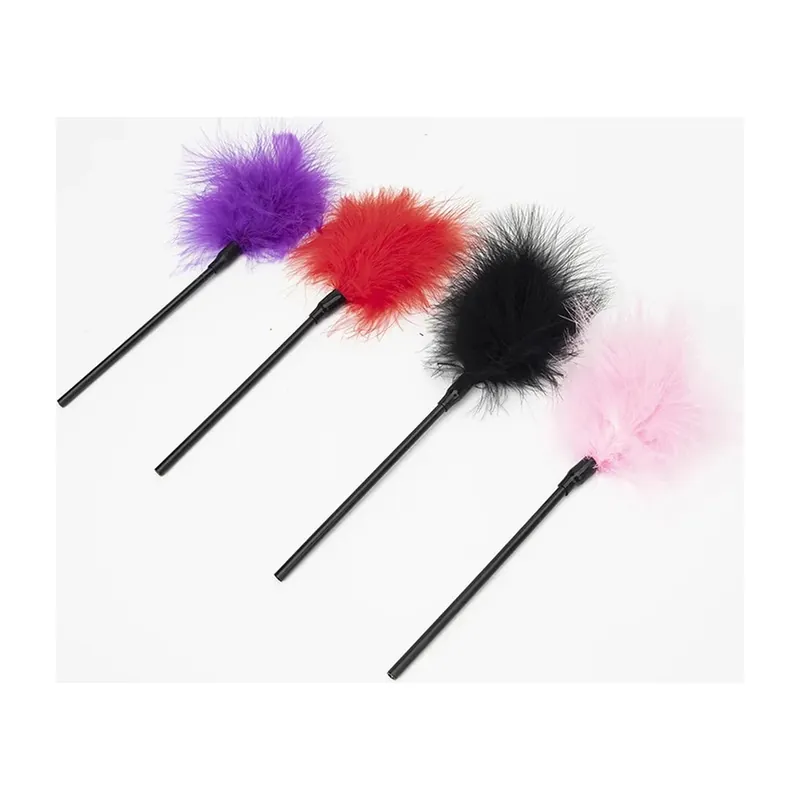 Tickler de plumas con mango de 20 cm en cuatro colores – Mango plástico de 20 cm